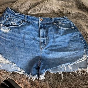Comfort stretch waistband mom jean shorts